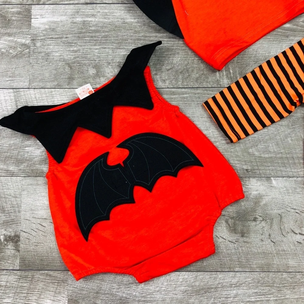 NWT BABY BAT ONESIE PAIR WITH HAT